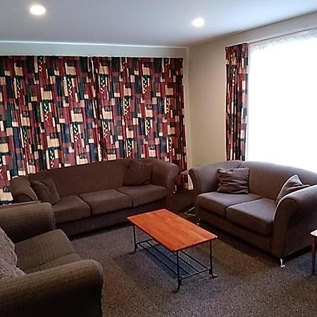 Accommodation Fiordland -The Three Bedroom House At 226A Milford Road Te Anau Extérieur photo
