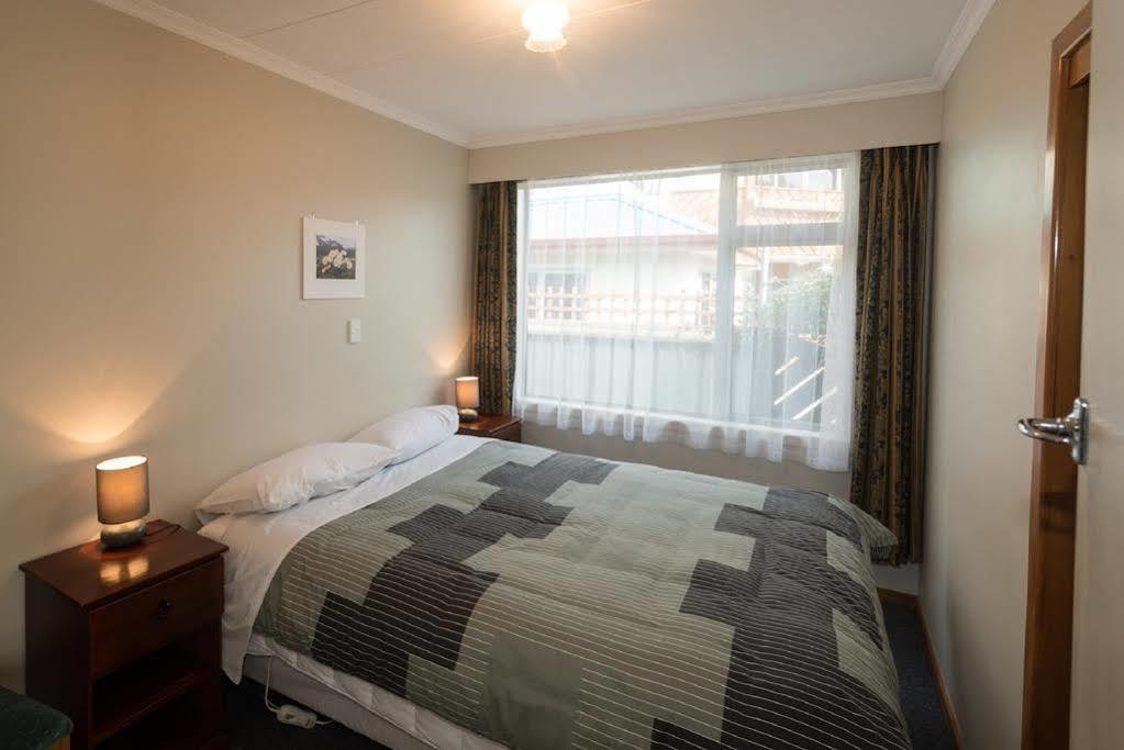 Accommodation Fiordland -The Three Bedroom House At 226A Milford Road Te Anau Extérieur photo