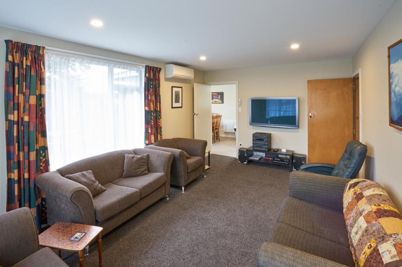 Accommodation Fiordland -The Three Bedroom House At 226A Milford Road Te Anau Extérieur photo