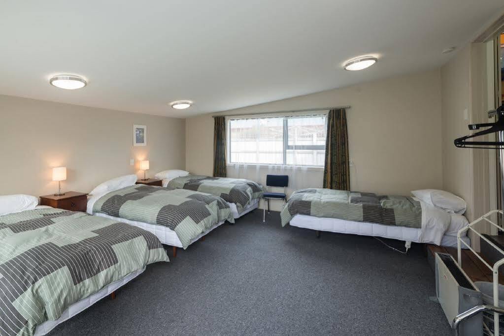Accommodation Fiordland -The Three Bedroom House At 226A Milford Road Te Anau Extérieur photo